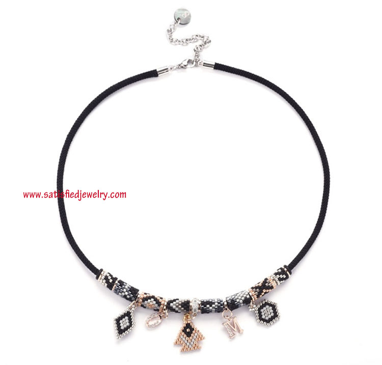 SEEDBEAD0025.jpg SEEDBEAD0025.jpg