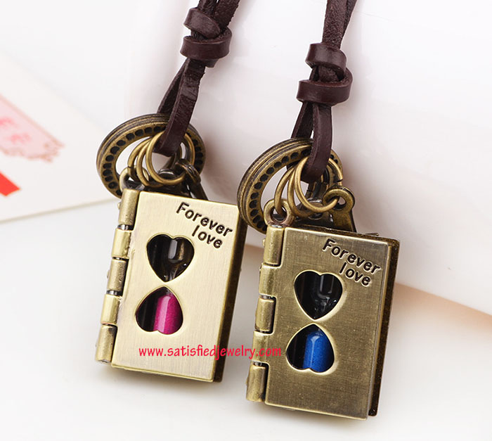 NECKLACE0034 - 2.jpg