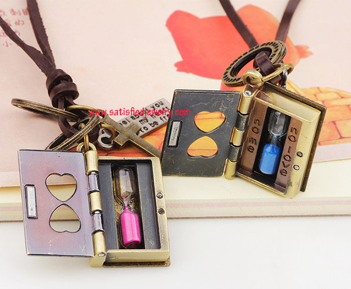 NECKLACE0034 - 3.jpg