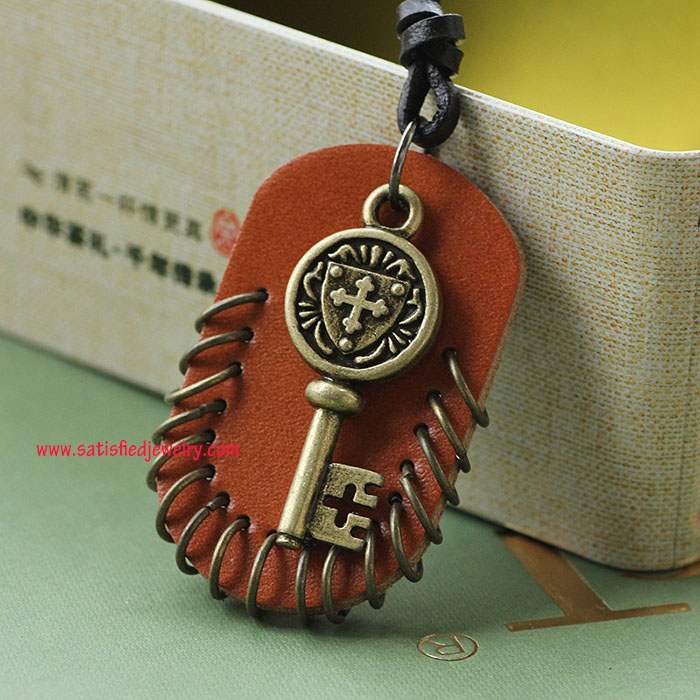 NECKLACE0042 - 2.jpg