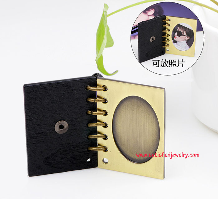 NECKLACE0151 - 2.jpg