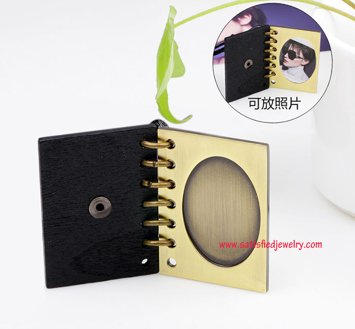 NECKLACE0152 - 2.jpg