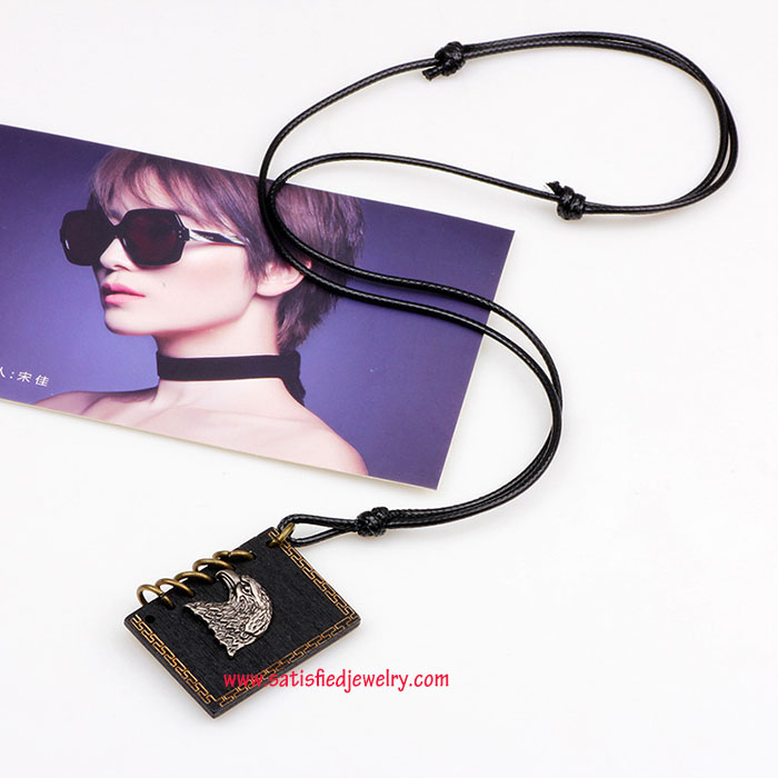 NECKLACE0152 - 4.jpg